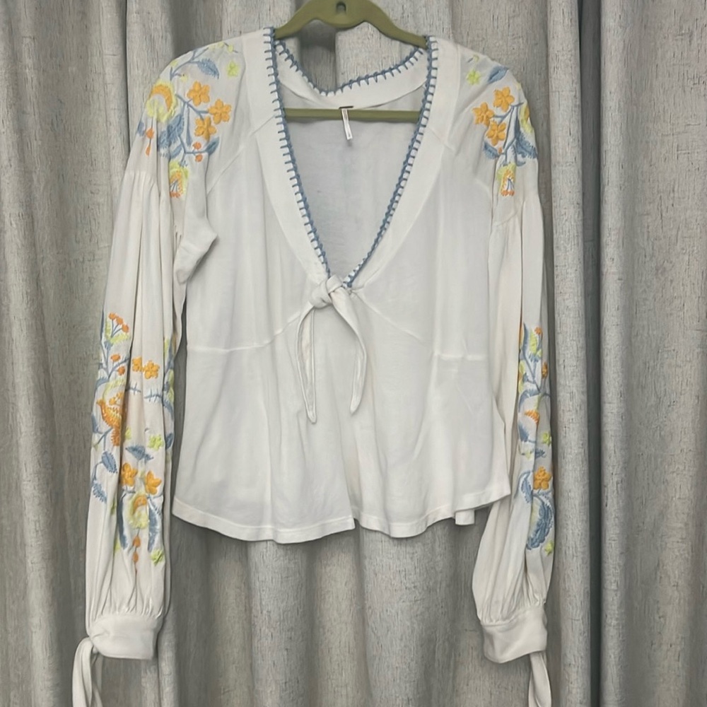 Free people blouse, long sleeves with embroidery size large